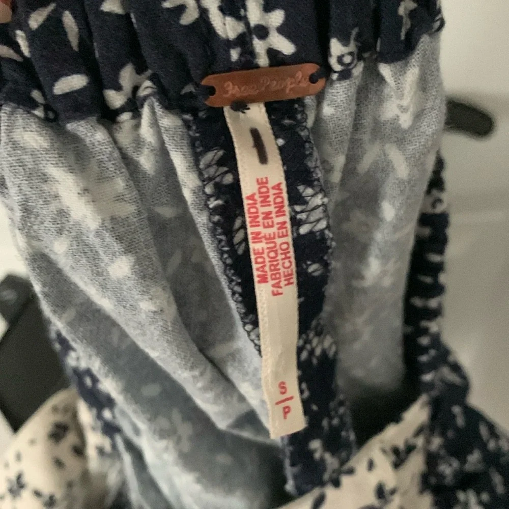 NWOT FREE PEOPLE Floral Colorblock Shortalls Overalls Romper in Blue White - Picture 8 of 10